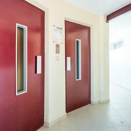 Damas 23-e Levante Apartment