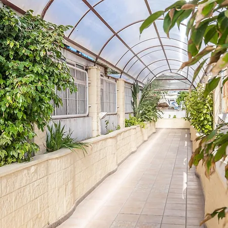 Damas 23-e Levante Apartment